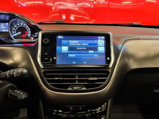 PEUGEOT-2008-1.6 16V FLEX GRIFFE 4P AUTOMÁTICO PEUGEOT-2008-2016