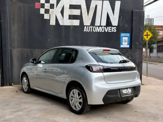 PEUGEOT-208-2021