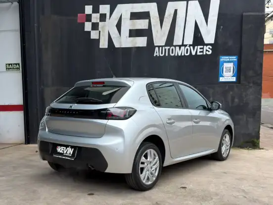PEUGEOT-208-2021