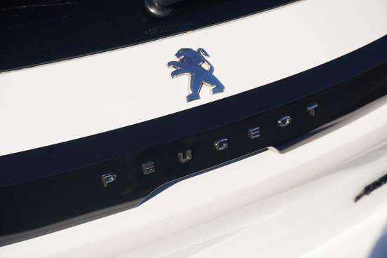 PEUGEOT-208-2020