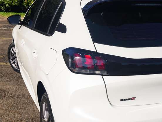 PEUGEOT-208-1.6 16V FLEX GRIFFE AT6 PEUGEOT-208-2020