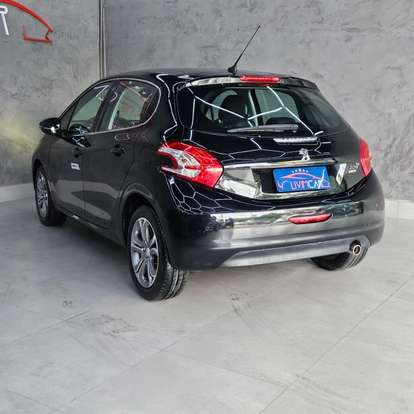 PEUGEOT-208-2015