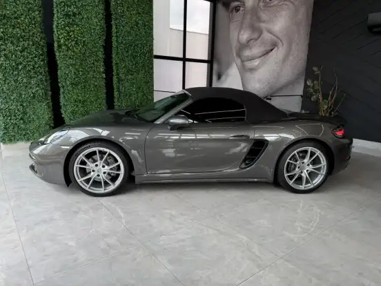PORSCHE-718-2024