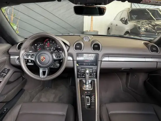 PORSCHE-718-2024