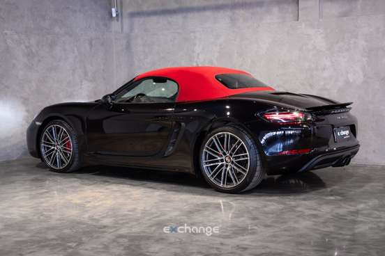PORSCHE-718-2023