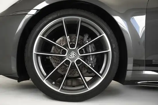 PORSCHE-911-2024
