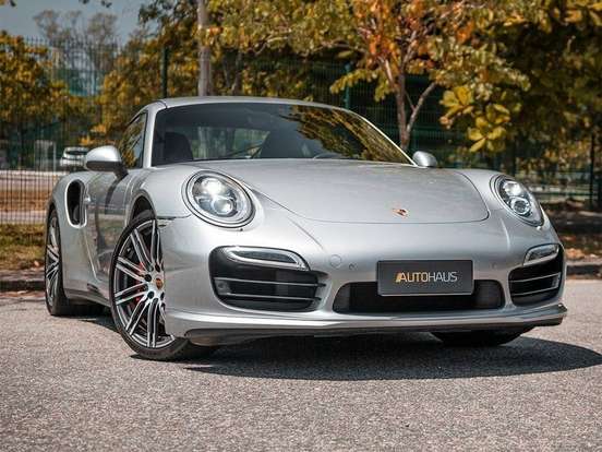PORSCHE-911-2015