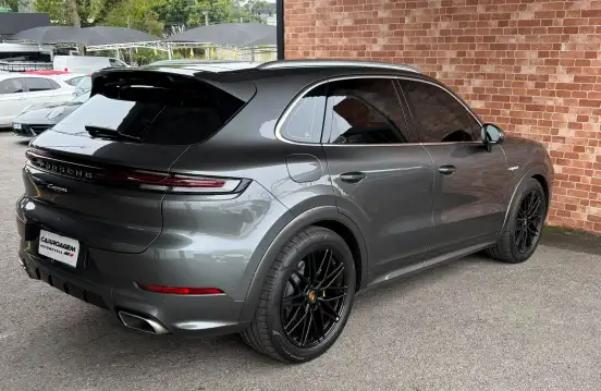 PORSCHE-CAYENNE-2024