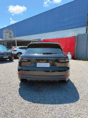 PORSCHE-CAYENNE-2022