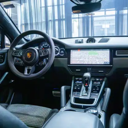 PORSCHE-CAYENNE-2021