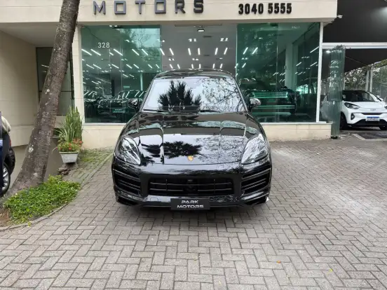 PORSCHE-CAYENNE-2022