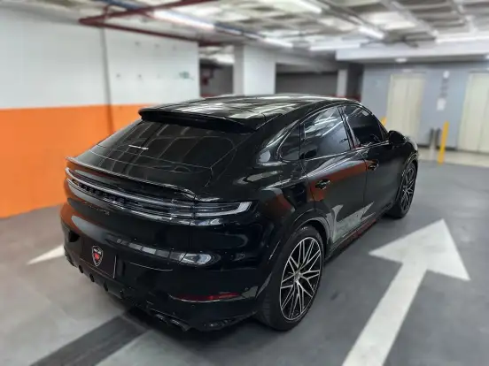 PORSCHE-CAYENNE-2025