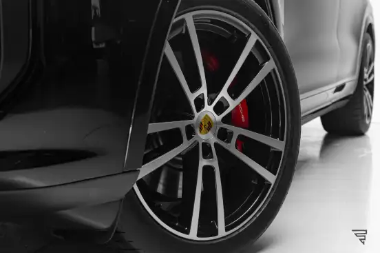 PORSCHE-CAYENNE-2023