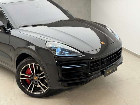 PORSCHE-CAYENNE-2022