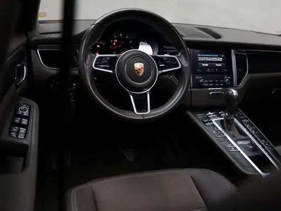 PORSCHE-MACAN-2.0 16V GASOLINA 4P AUTOMÁTICO PORSCHE-MACAN-2017