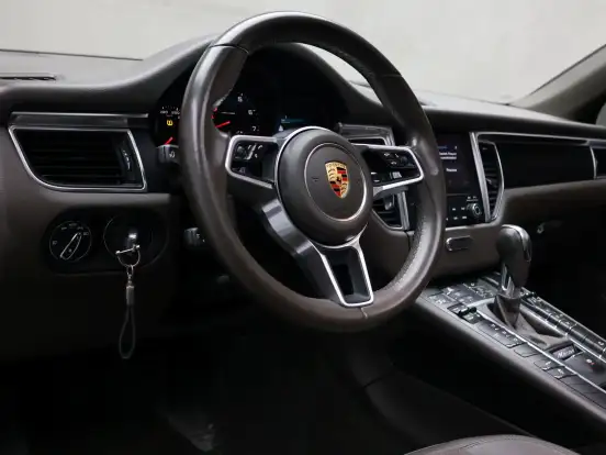 PORSCHE-MACAN-2.0 16V GASOLINA 4P AUTOMÁTICO PORSCHE-MACAN-2017