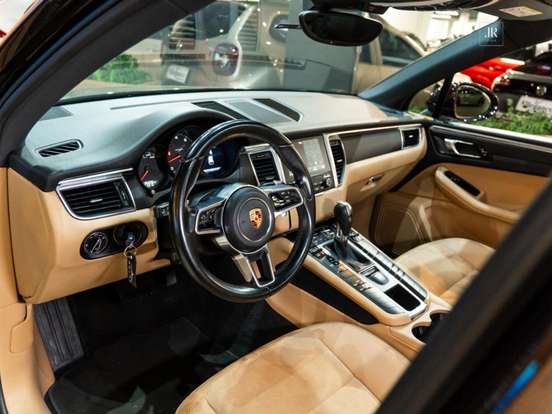 PORSCHE-MACAN-2017