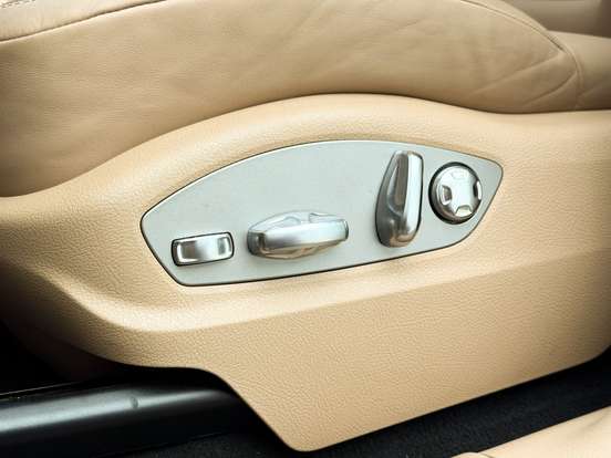 PORSCHE-MACAN-2025