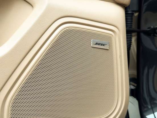 PORSCHE-MACAN-2025