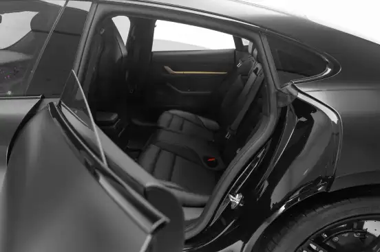 PORSCHE-TAYCAN-2023