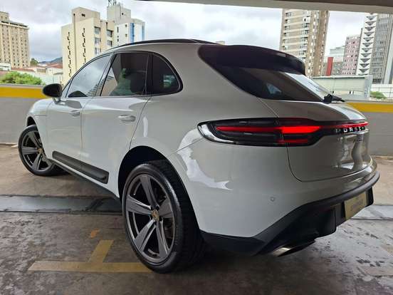PORSCHE-MACAN-2024