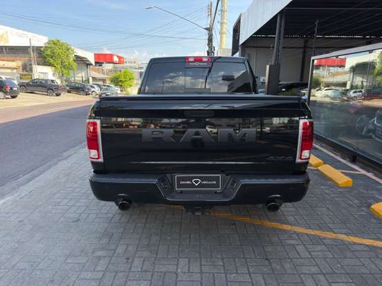 RAM-CLASSIC-5.7 V8 GASOLINA LARAMIE CD 4X4 AUTOMÁTICO RAM-CLASSIC-2022