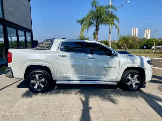 RAM-RAMPAGE-2.0 TURBO DIESEL LARAMIE 4X4 AUTOMÁTICO RAM-RAMPAGE-2023