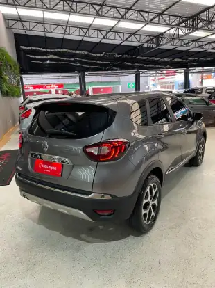 RENAULT-CAPTUR-2021