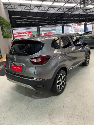 RENAULT-CAPTUR-2021