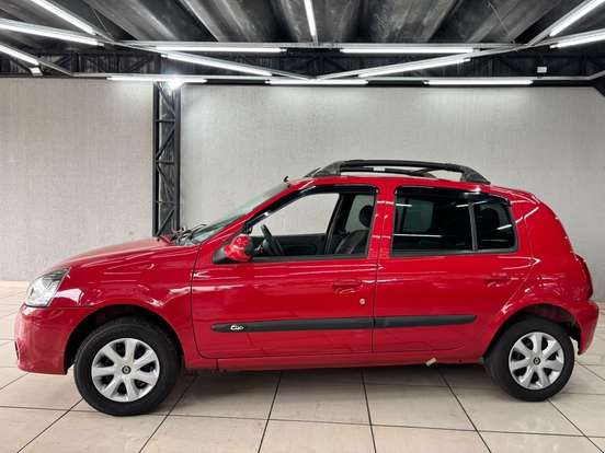RENAULT-CLIO-2015