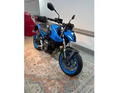 SUZUKI GSX-8S SUZUKI GSX-8S