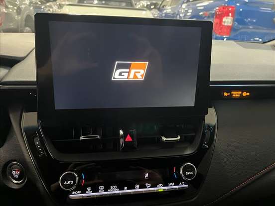 TOYOTA-COROLLA-2025