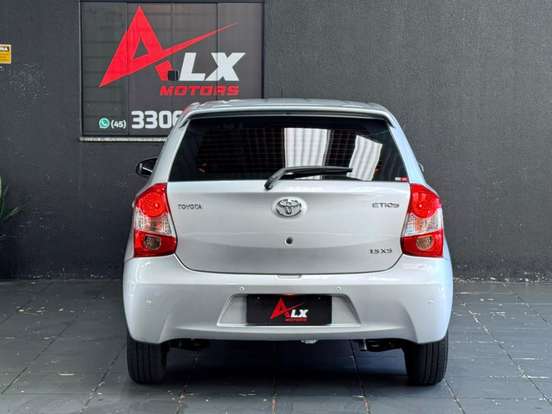 TOYOTA-ETIOS-2016