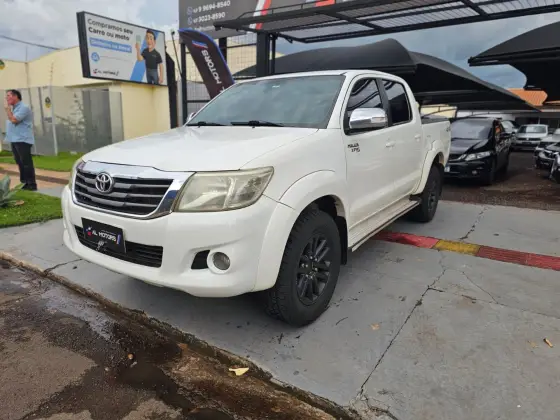 TOYOTA HILUX 2.7 SRV 4X4 CD 16V FLEX 4P AUTOMÁTICO
