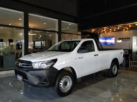 TOYOTA HILUX 2.8 D-4D TURBO DIESEL CS 4X4 MANUAL