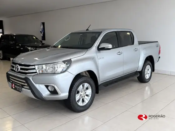 TOYOTA HILUX 2.8 SR 4X4 CD 16V DIESEL 4P AUTOMÁTICO