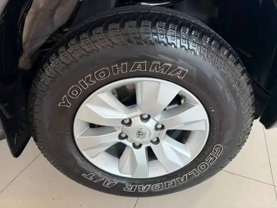 TOYOTA-HILUX-2019