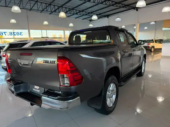 TOYOTA-HILUX-2019