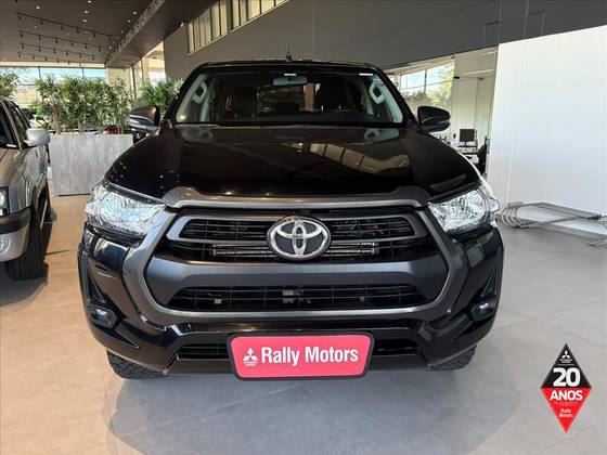 TOYOTA HILUX 2.8 D-4D TURBO DIESEL CD SR 4X4 AUTOMÁTICO