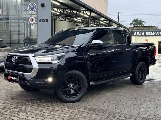 TOYOTA HILUX 2.8 D-4D TURBO DIESEL CD SRV 4X4 AUTOMÁTICO