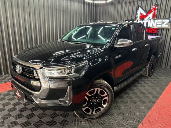 TOYOTA HILUX 2.8 D-4D TURBO DIESEL CD SRV 4X4 AUTOMÁTICO