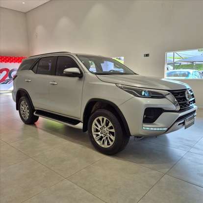 TOYOTA-HILUX-2021