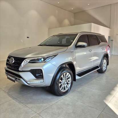 TOYOTA-HILUX-2021