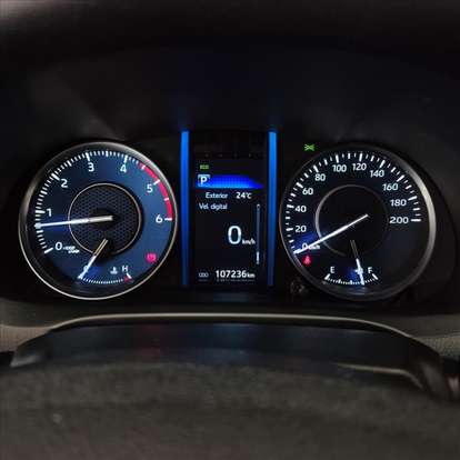 TOYOTA-HILUX-2.8 D-4D TURBO DIESEL CD SRX 4X4 AUTOMÁTICO TOYOTA-HILUX-2021