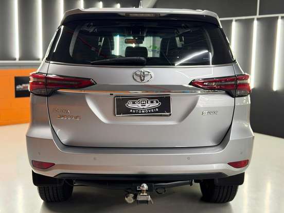 TOYOTA-HILUX-2020