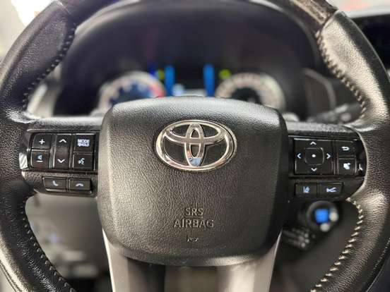 TOYOTA-HILUX-2020