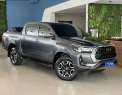 TOYOTA HILUX 2.8 D-4D TURBO DIESEL CD SRX 4X4 AUTOMÁTICO TOYOTA HILUX 2.8 D-4D TURBO DIESEL CD SRX 4X4 AUTOMÁTICO