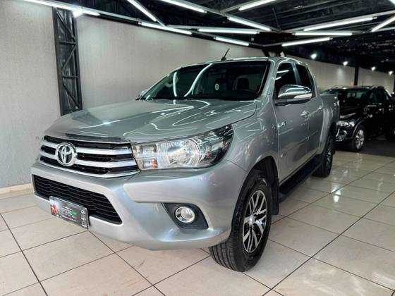 TOYOTA HILUX 2.8 SRV 4X4 CD 16V DIESEL 4P AUTOMÁTICO