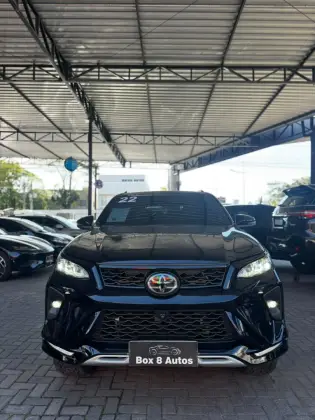 TOYOTA HILUX SW4 2.8 D-4D TURBO DIESEL DIAMOND 7L 4X4 AUTOMÁTICO