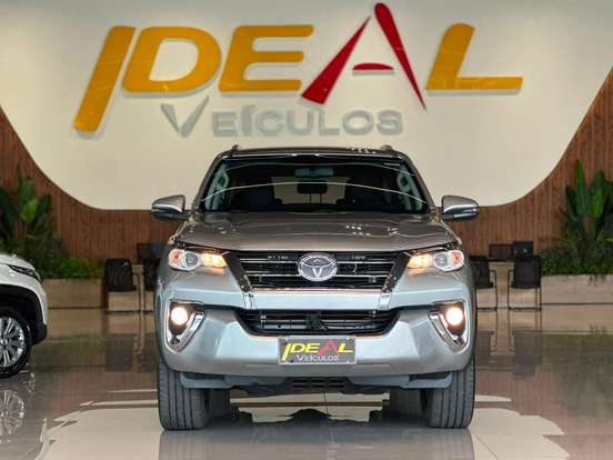 TOYOTA-HILUX SW4-2018